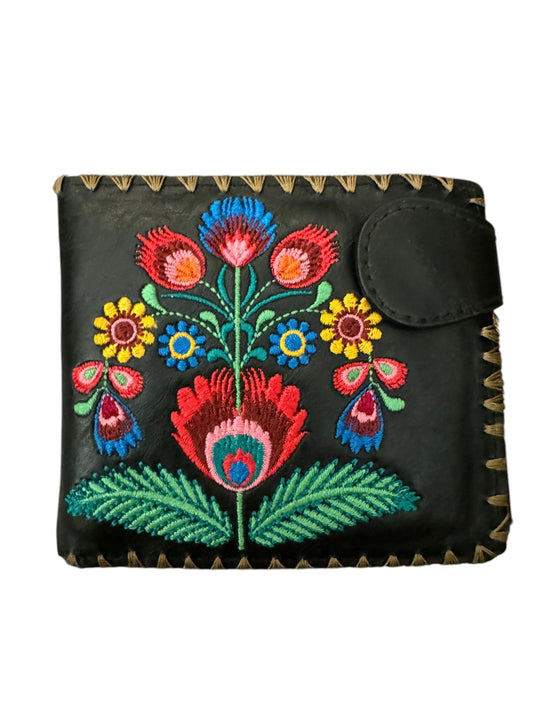 NWOT Lavishy embroidered wallet