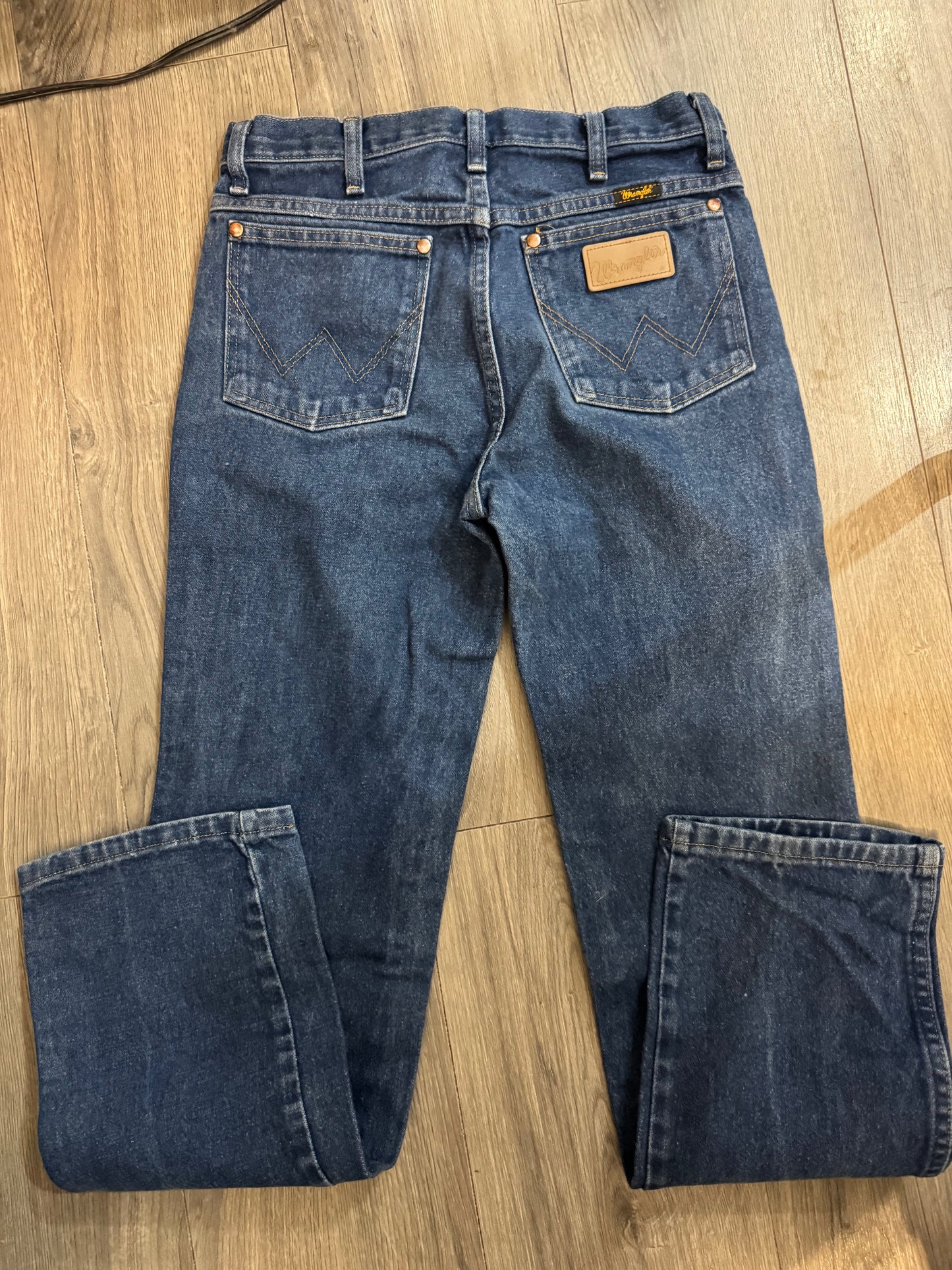 Wrangler size 27x34