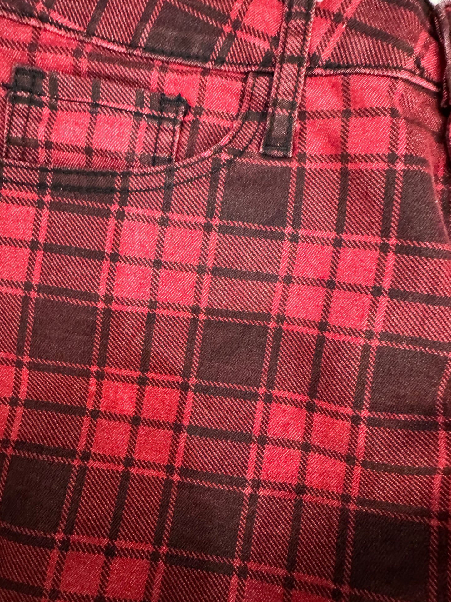 Red/blk plaid jeans sz 28